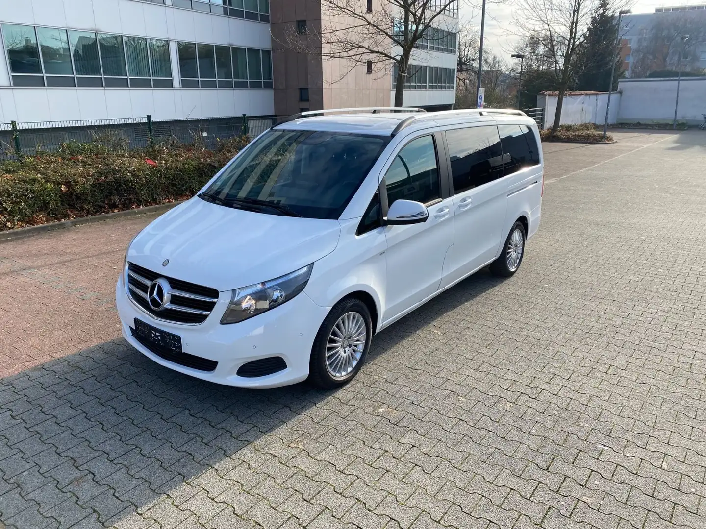 Mercedes-Benz V 220 d Aut. EDITION lang/Tischpaket/Kamera/Navi Weiß - 1