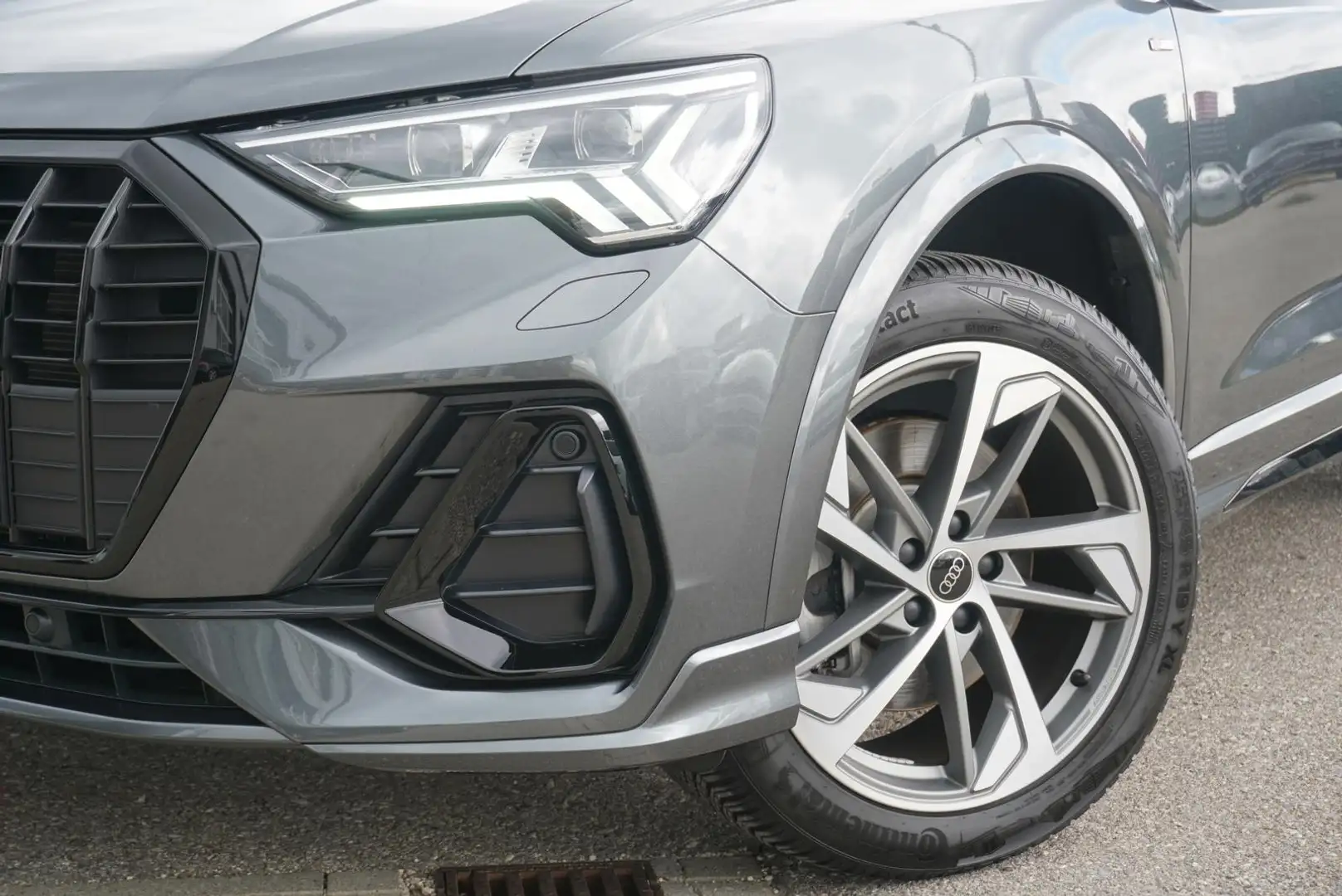 Audi Q3 40 TFSI quattro S-LINE+MATRIX+AHK+KAMERA+NAVI Сірий - 2