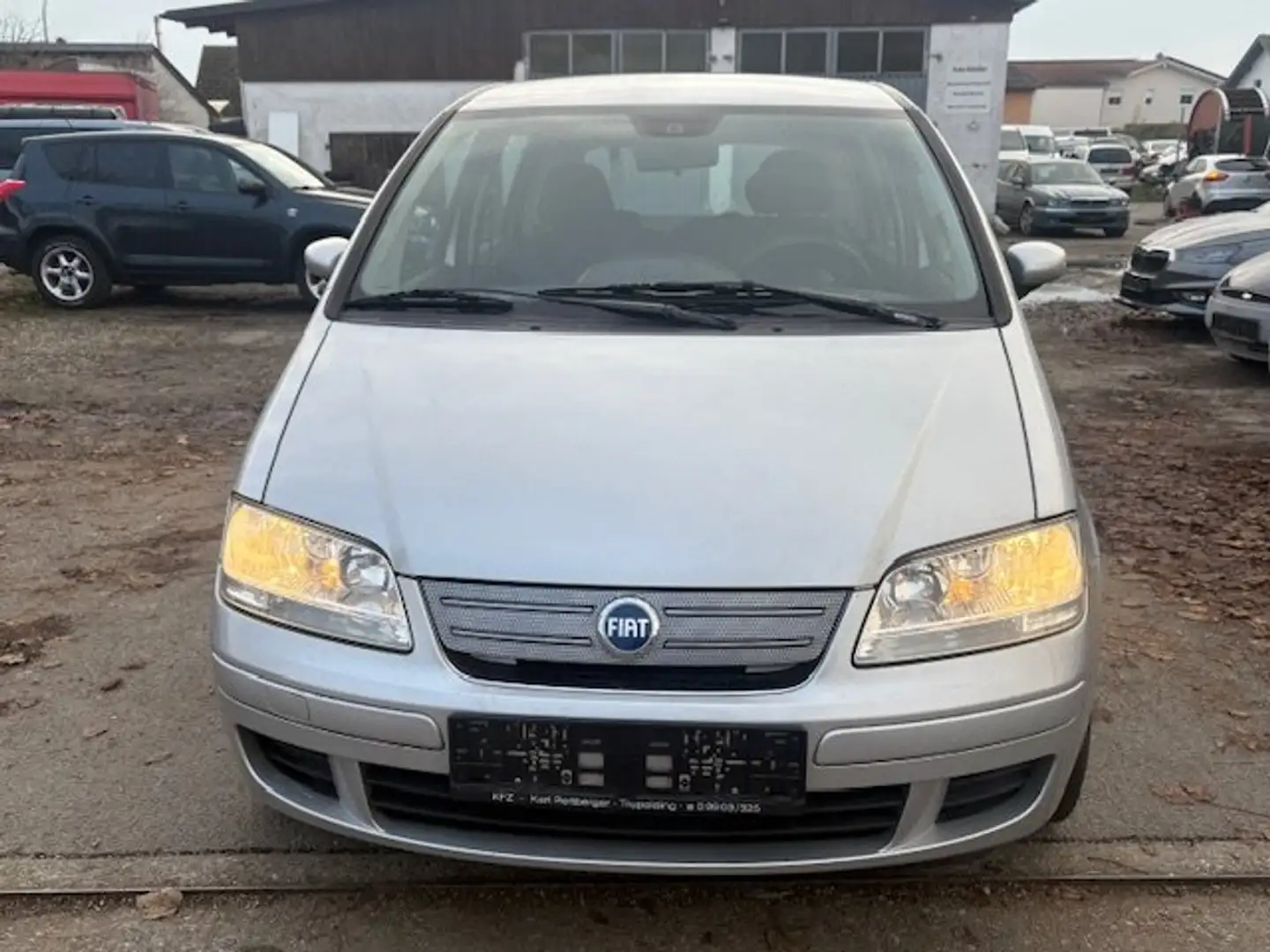 Fiat Idea 1.4 8V Dynamic Winter Auto Grau - 2