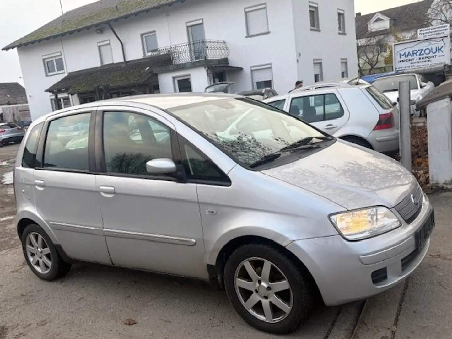 Fiat Idea 1.4 8V Dynamic Winter Auto Grau - 1