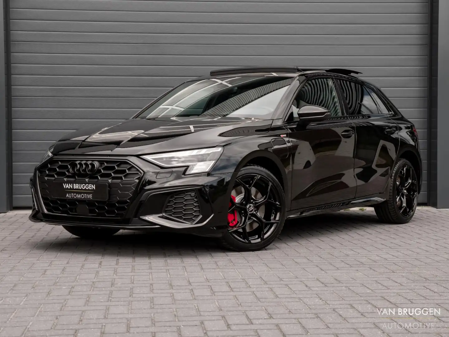 Audi A3 Sportback 45 TFSI e S-Line Pano S3 B&O Sfeer ACC B Zwart - 1