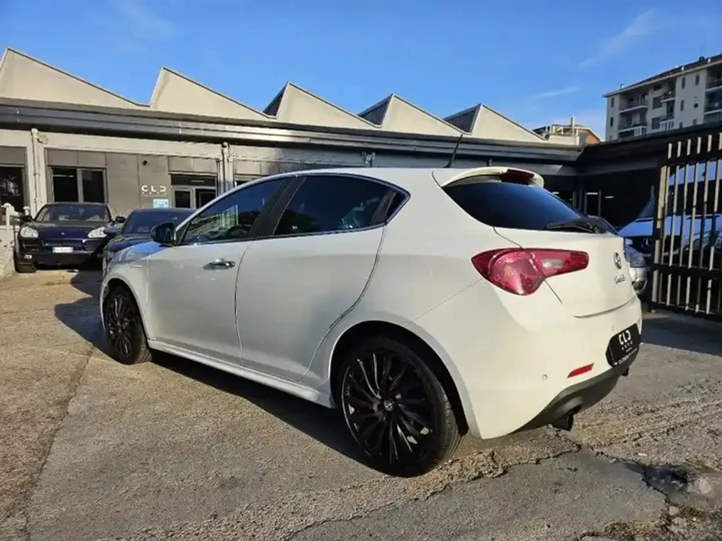Alfa Romeo Giulietta 2.0 jtdm-2 Progression 170cv Weiß - 2