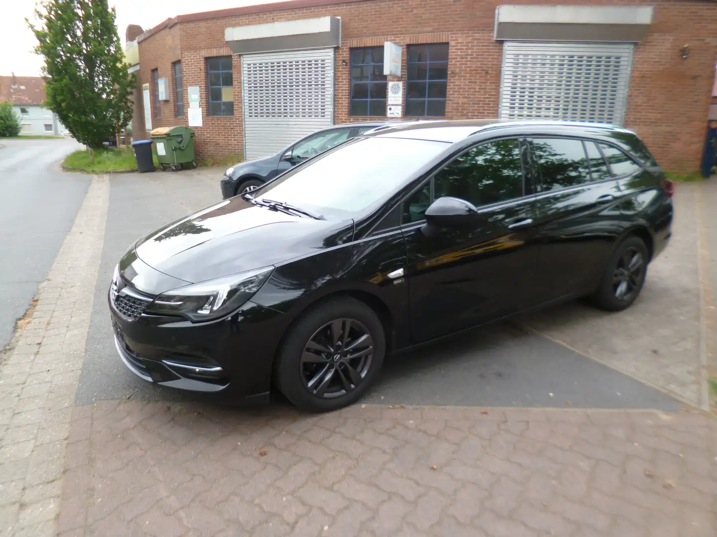 Opel Astra 1.2 Turbo Start/Stop Sports Tourer 2020 Schwarz - 1