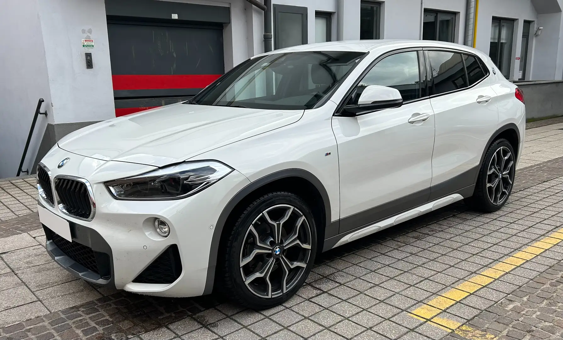 BMW X2 X2 Sdrive 18d Msport auto Bianco - 2