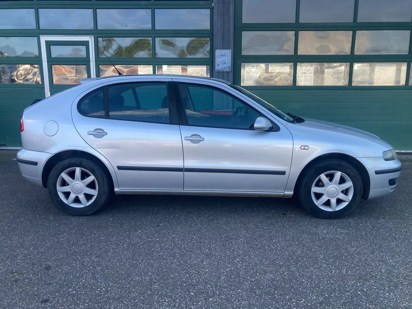 SEAT Leon 1.6 16V Klima LM Sportsitze Zilver - 2