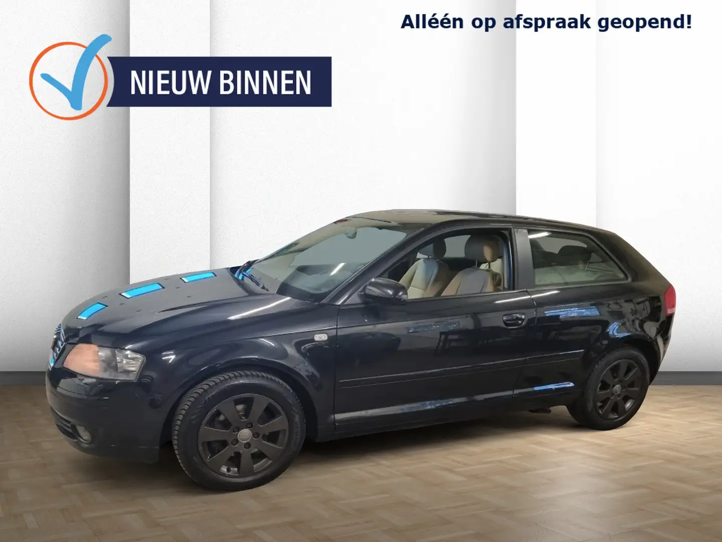 Audi A3 1.6 Attraction NW APK NAP Airco Trekhaak LM Zwart - 1