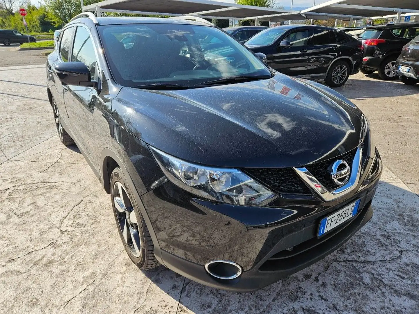 Nissan Qashqai 1.6 dCi 4WD Tekna Noir - 2