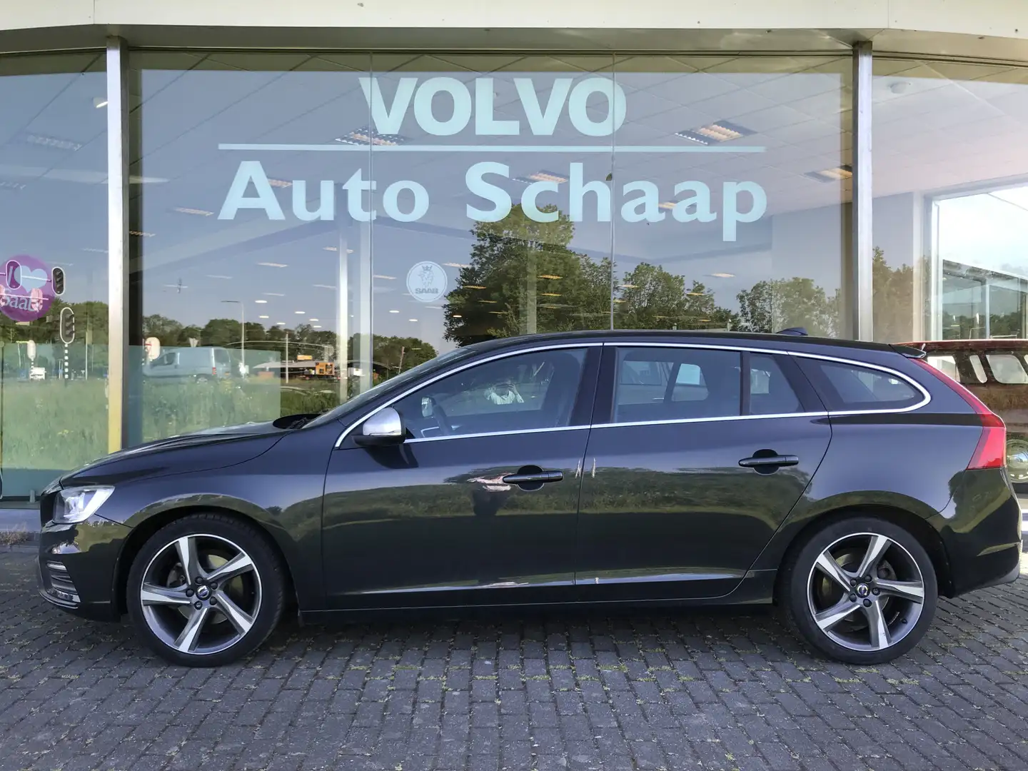 Volvo V60 1.6 T3 R-Design | Rijklaar incl garantie | Navigat Gris - 2