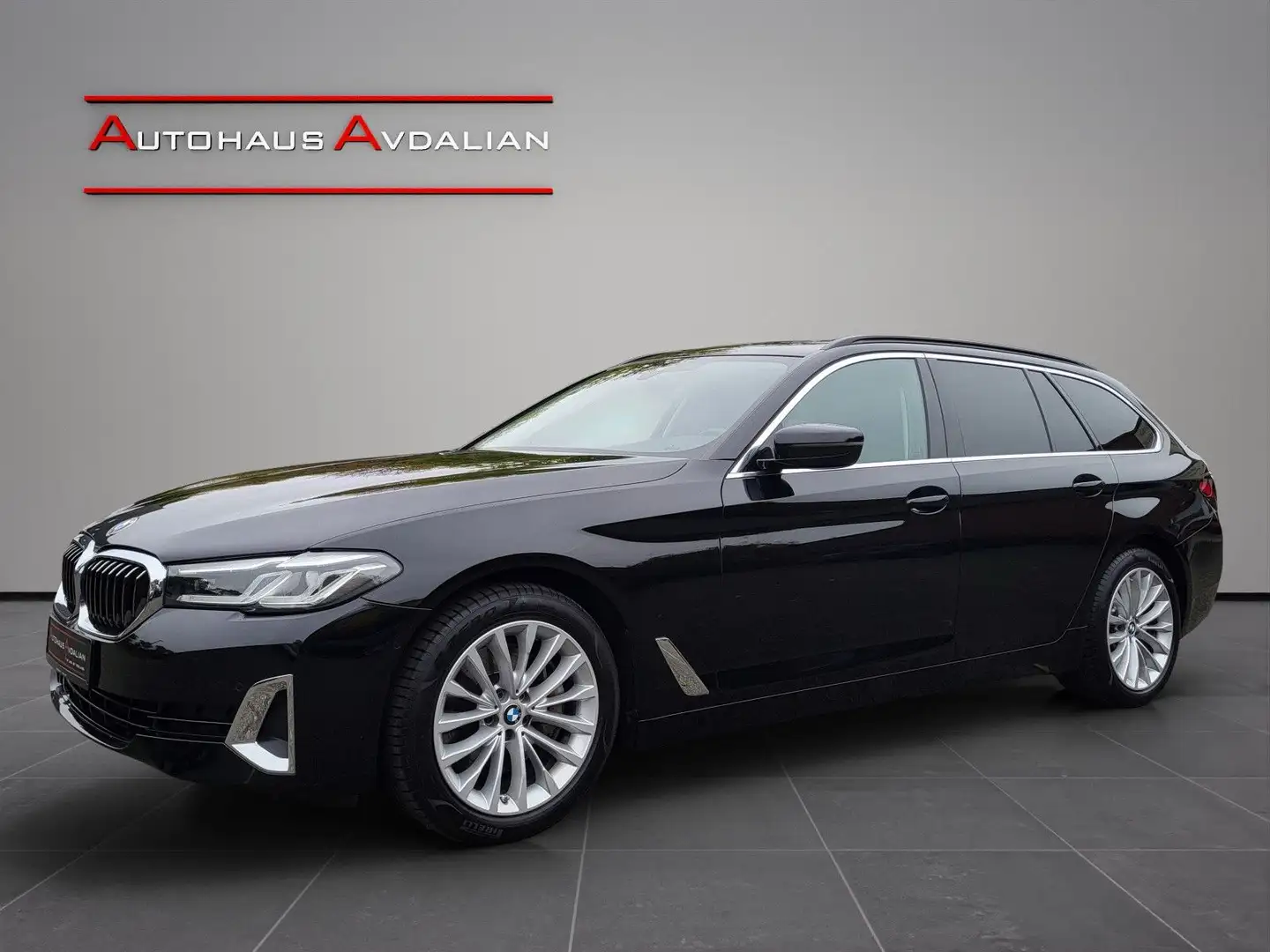 BMW 540 i xDrive Tour. Luxury Line R-KAM|AHK|HiFi Noir - 1