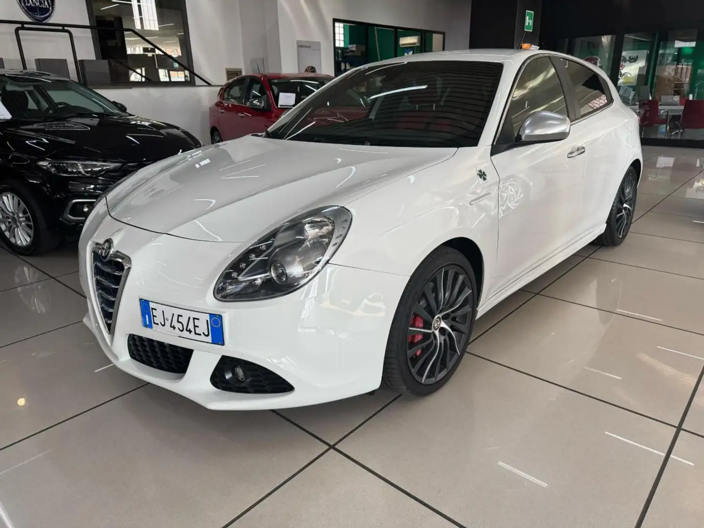 Alfa Romeo Giulietta 1750 TBi Quadrifoglio Verde in contanti Bianco - 1