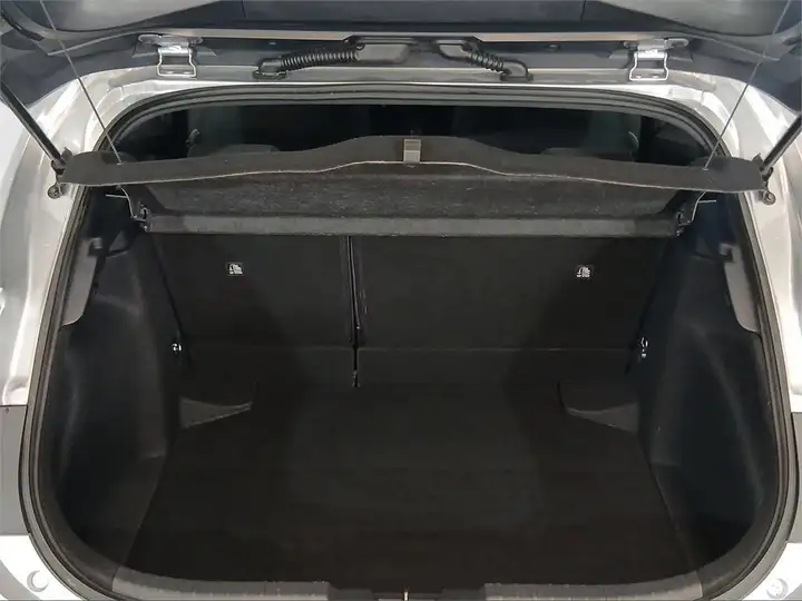 Toyota Auris 2022, foto 10