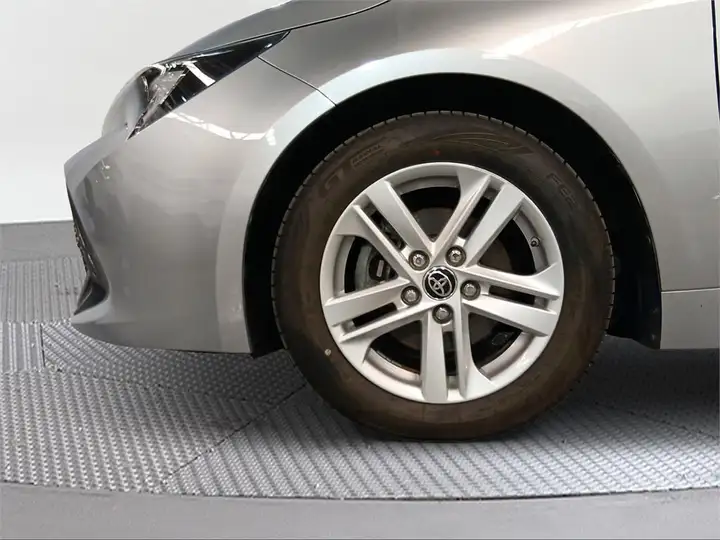 Toyota Auris 2022, foto 16