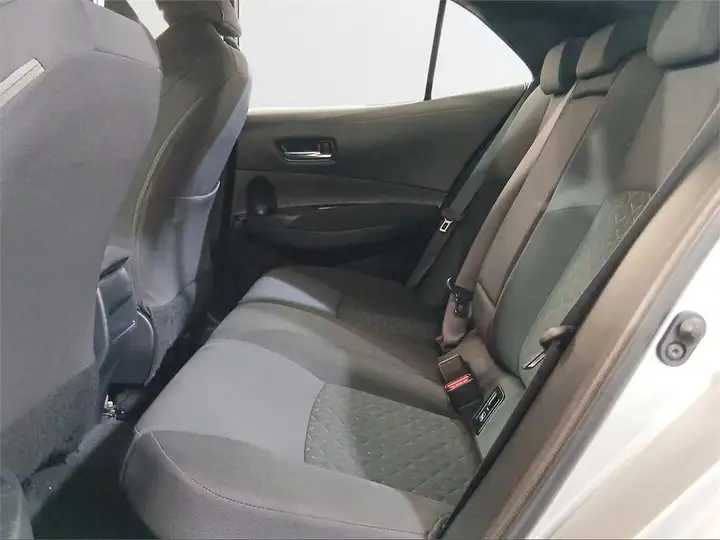 Toyota Auris 2022, foto 11