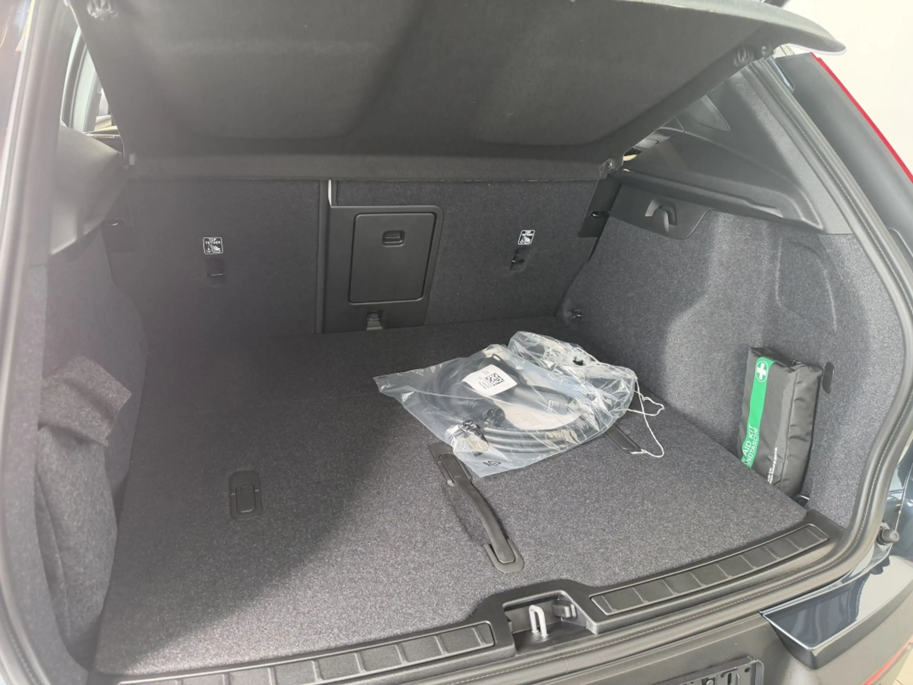 Volvo EX40 Single M. Ex. Range Ultra Europa | DIRECT LEVERBAA — photo 10