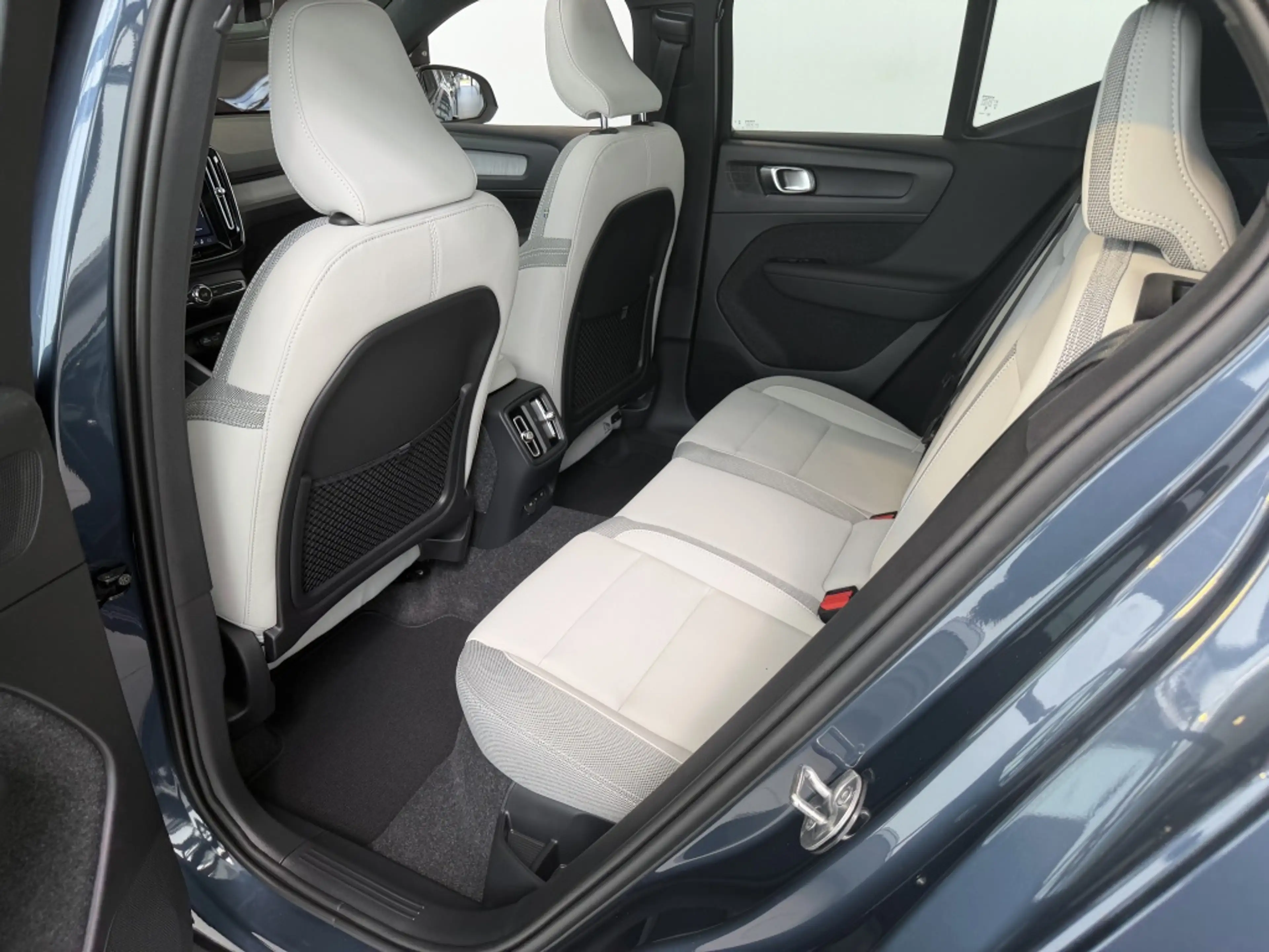 Volvo EX40 Single M. Ex. Range Ultra Europa | DIRECT LEVERBAA — photo 8