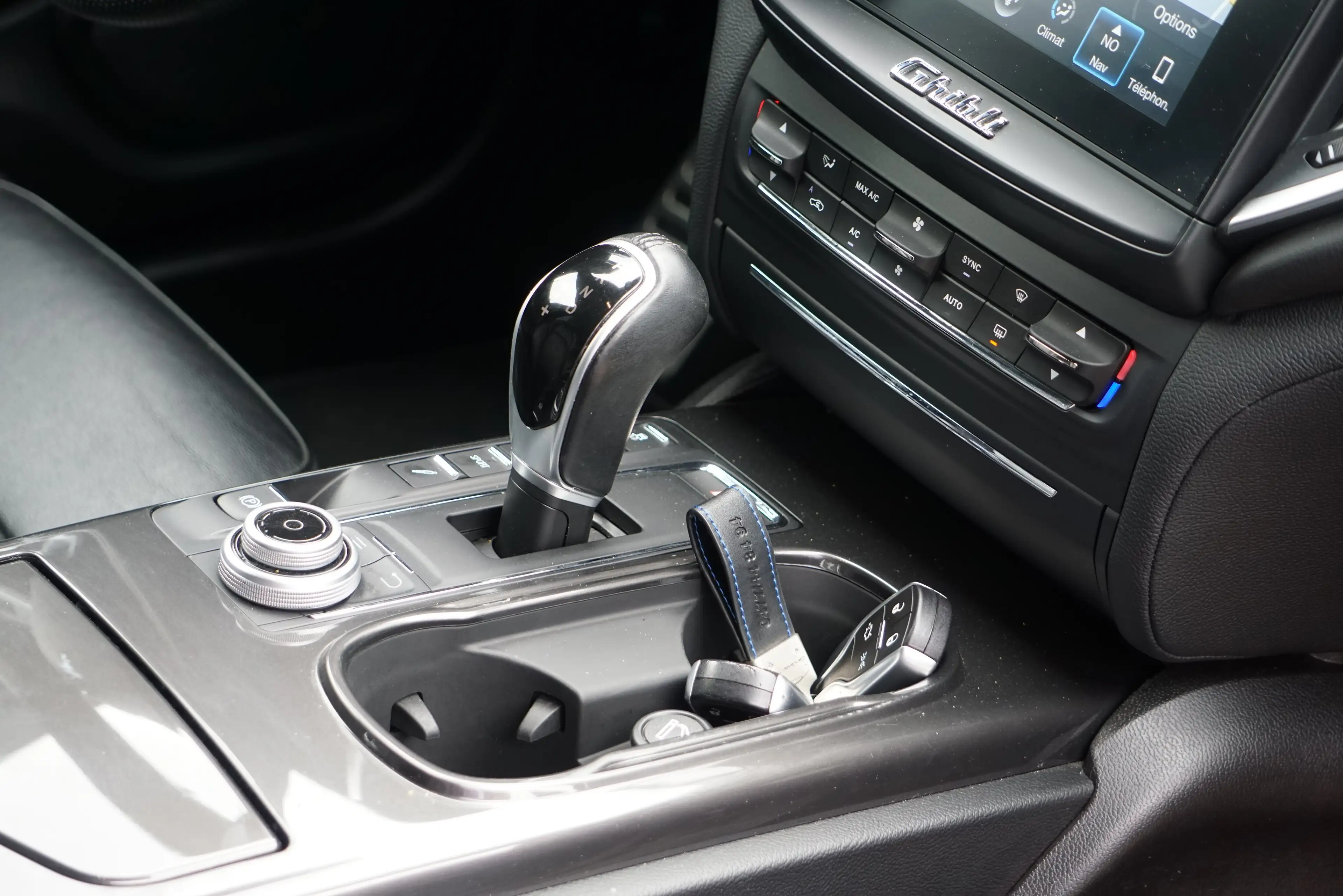 Maserati Ghibli 3.0 V6 Turbo SPORT NAVI CAMERA CARNET COMPLET 6B — photo 11
