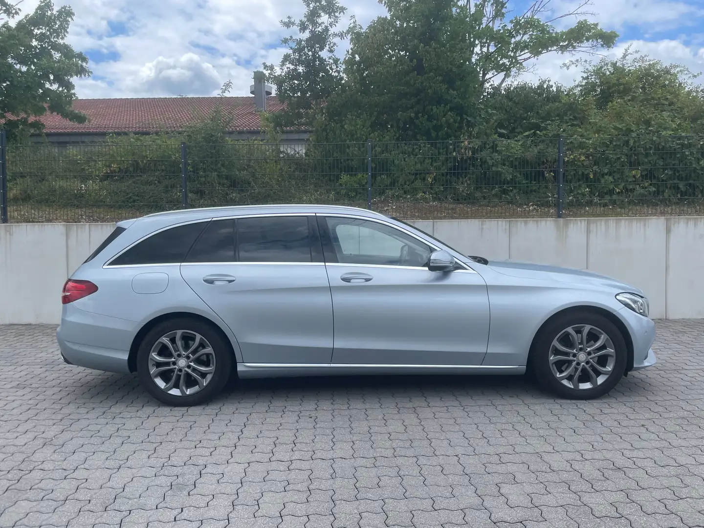 Mercedes-Benz C 220 C 220 d T Avantgarde Navi*LED*PDC*SH*AHK*17 Silber - 2