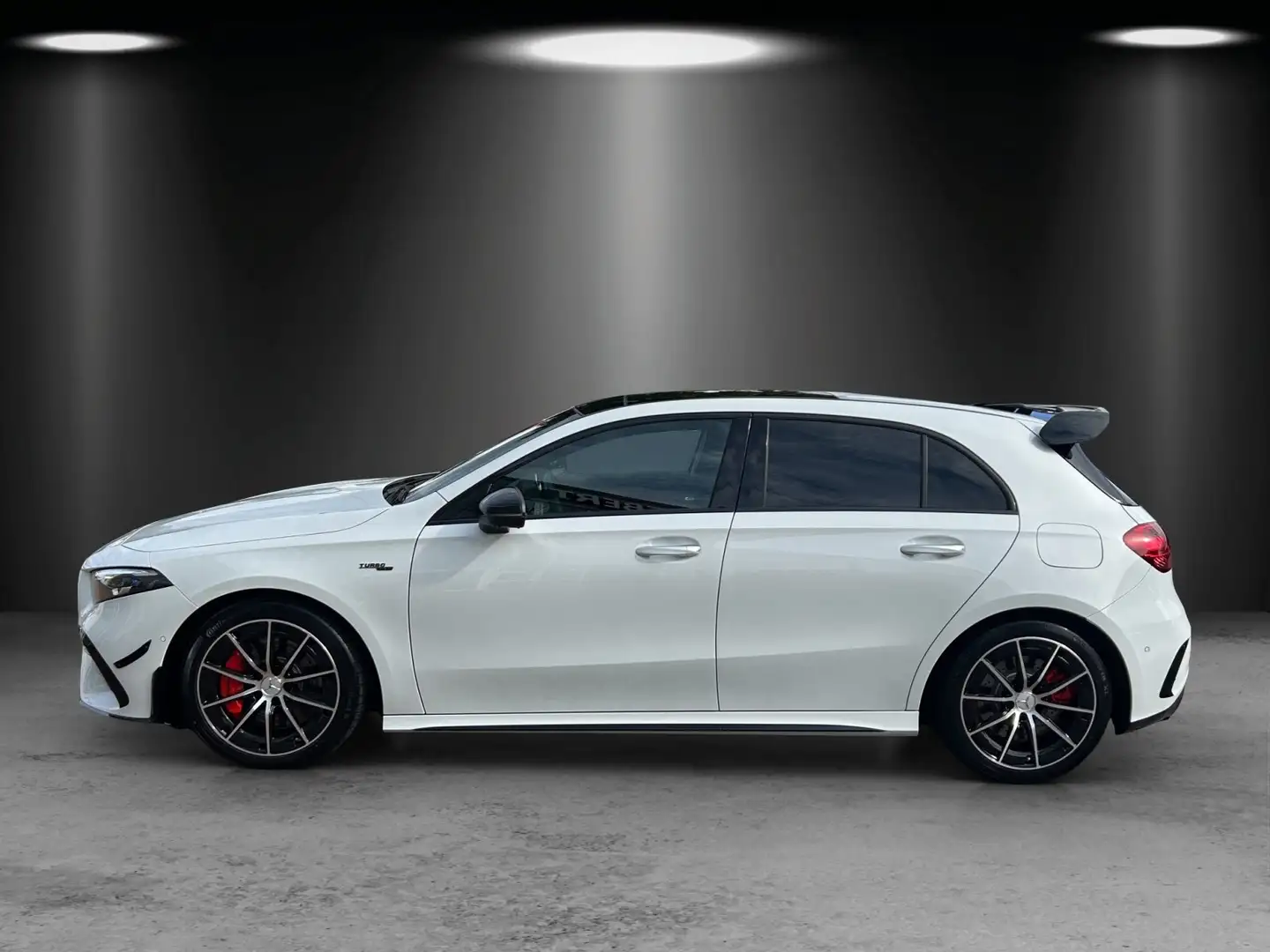 Mercedes-Benz A 35 AMG Prem+ DISTRO Perf.Sitze AERO Pano Burme Weiß - 2