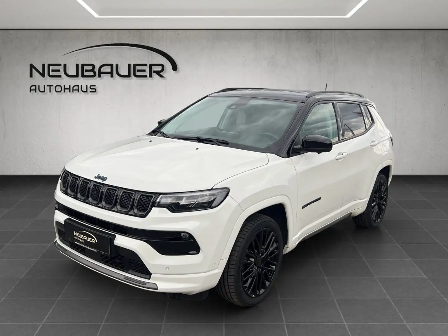 Jeep Compass 1.3 PHEV S 240PS AT 4Xe Leder AUT Weiß - 1