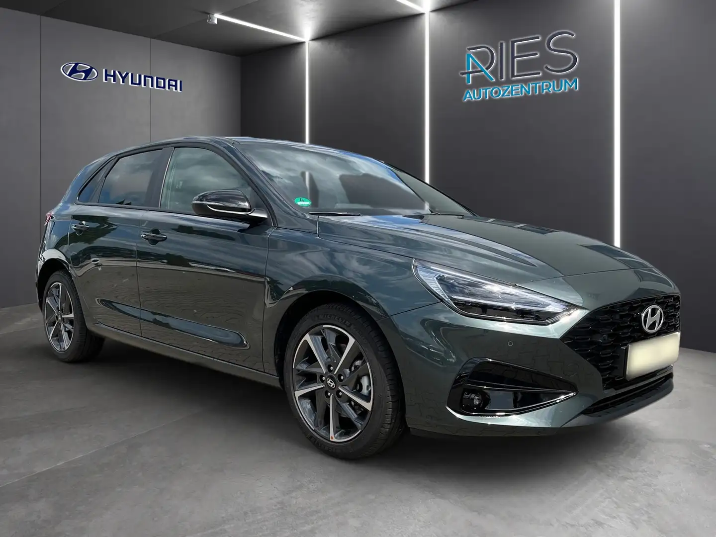 Hyundai i30 ADVANTAGE *Navi*KlimaA*LED*SH*LRH*LM*LKAS* Verde - 2