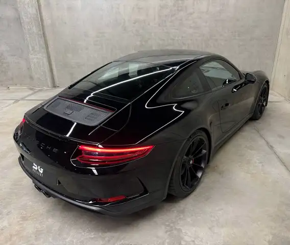 Porsche 991 view 15