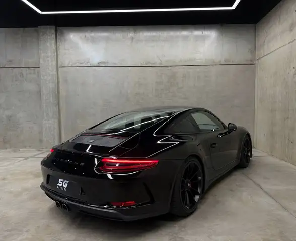Porsche 991 view 14