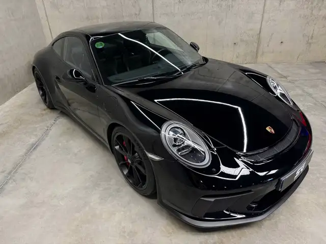 Porsche 991 view 2