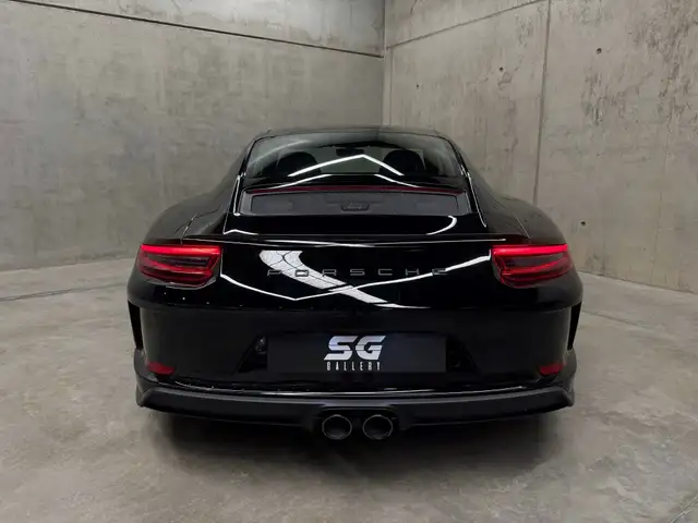Porsche 991 view 13