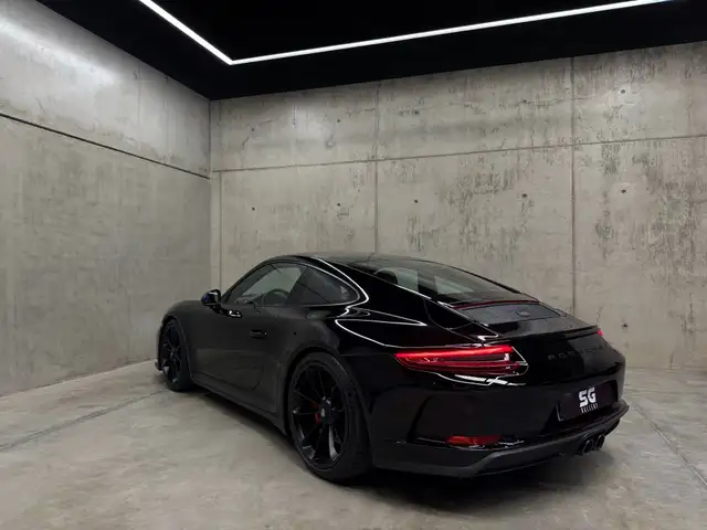 Porsche 991 view 10