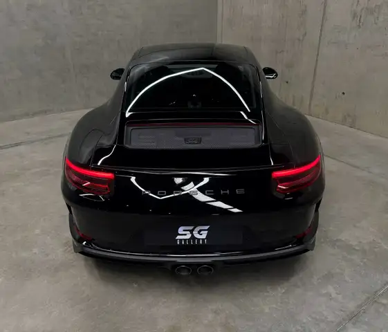 Porsche 991 view 12