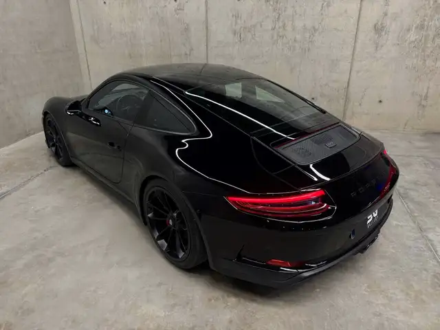 Porsche 991 view 11