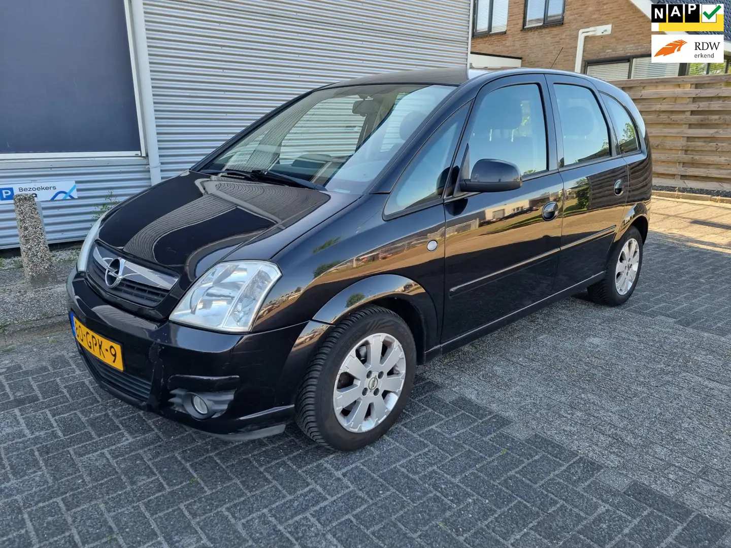 Opel Meriva 1.6-16V Cosmo 77kw Airco! Bj:2008 NAP! Zwart - 1