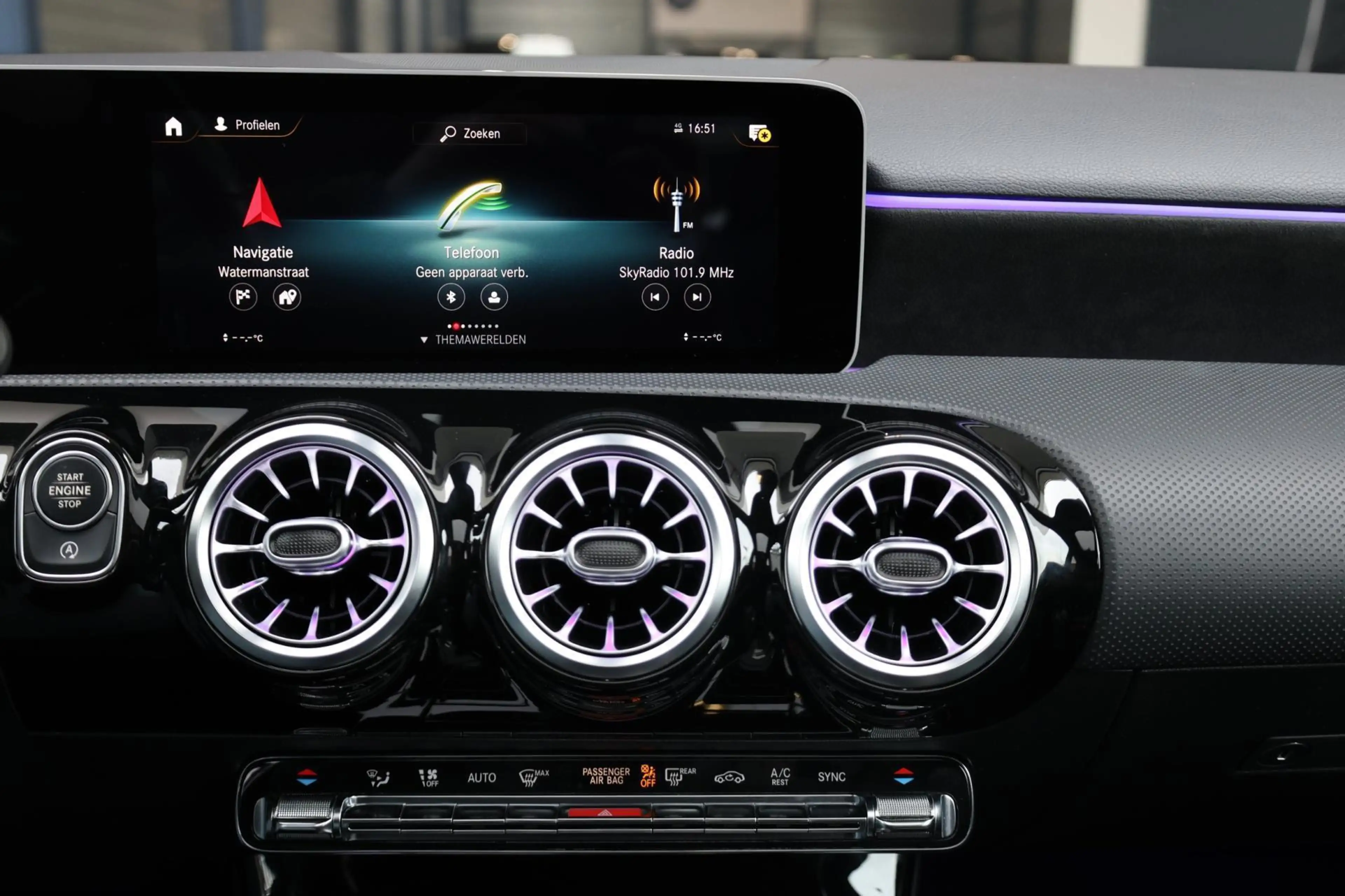 Mercedes-Benz A 180 AMG Line BTW/LED/VIRTUAL/PANO/HALF LEER+ALCANTARA+ — photo 13