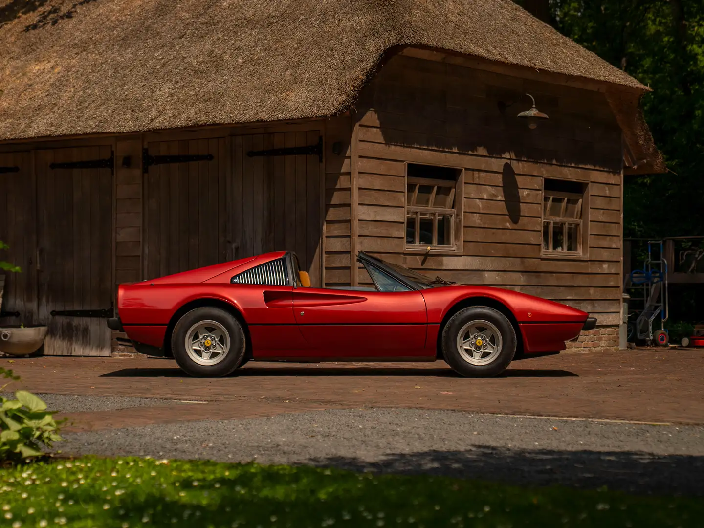 Ferrari 308 GTS Rot - 1