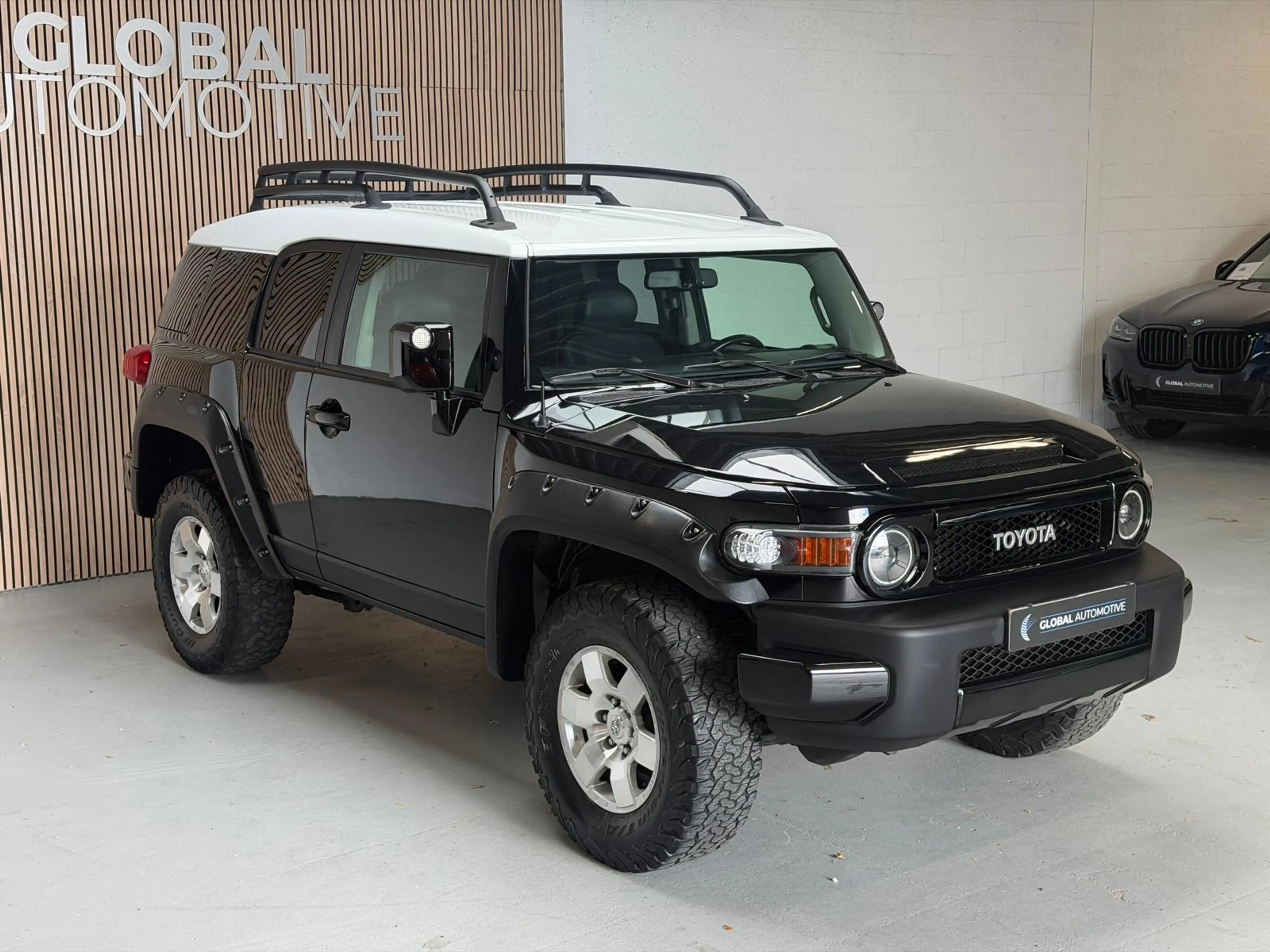 Toyota FJ Cruiser 4.0 V6 VVT-I - LEER - NAVI — photo 2