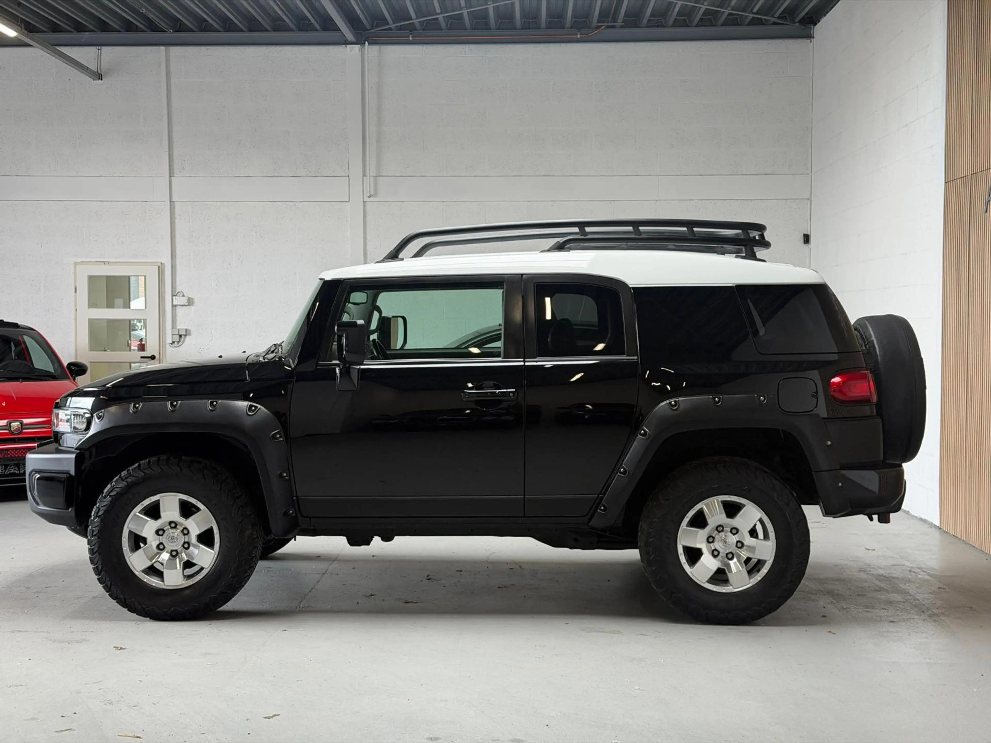 Toyota FJ Cruiser 4.0 V6 VVT-I - LEER - NAVI — photo 12