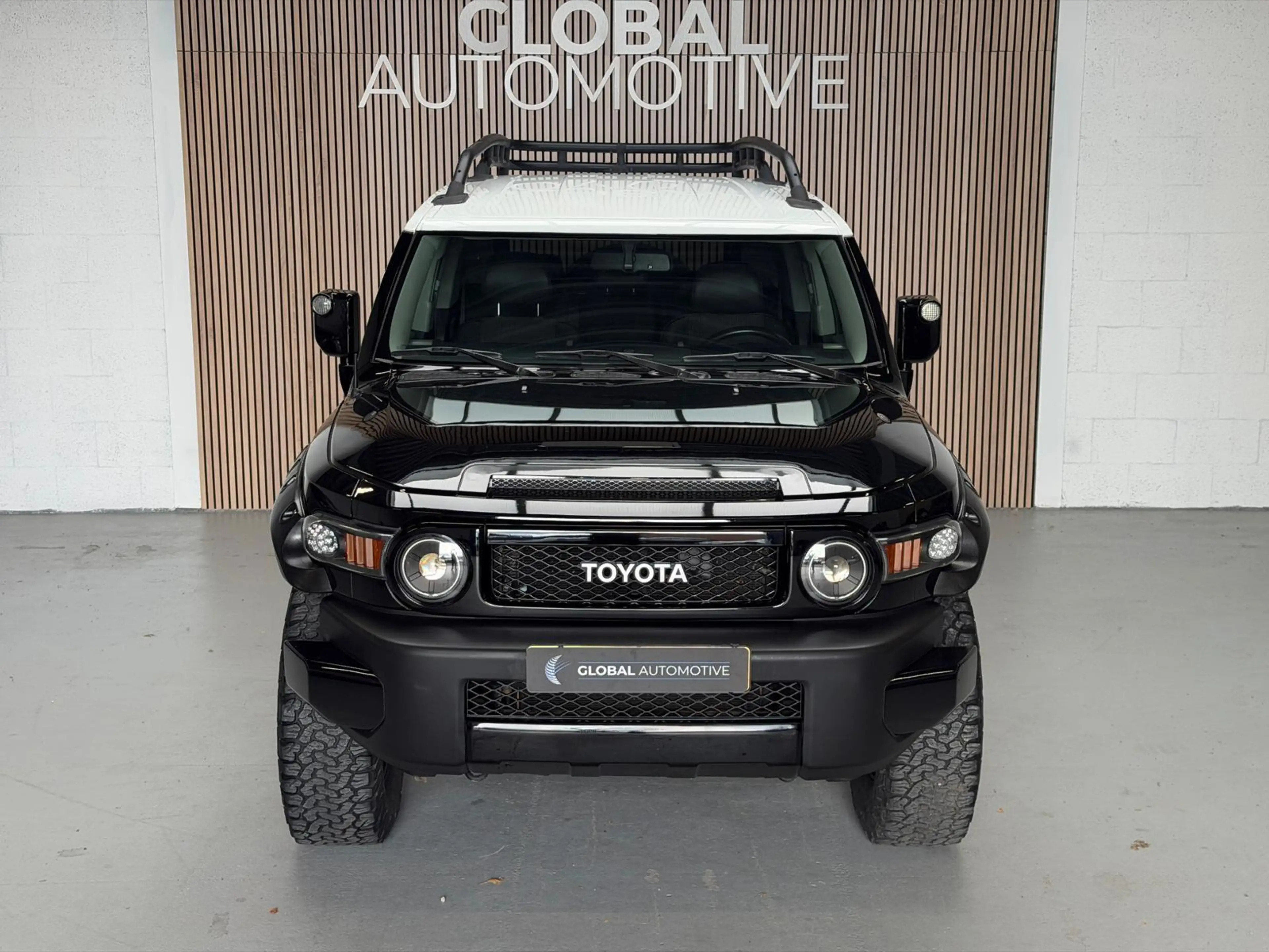 Toyota FJ Cruiser 4.0 V6 VVT-I - LEER - NAVI — photo 4