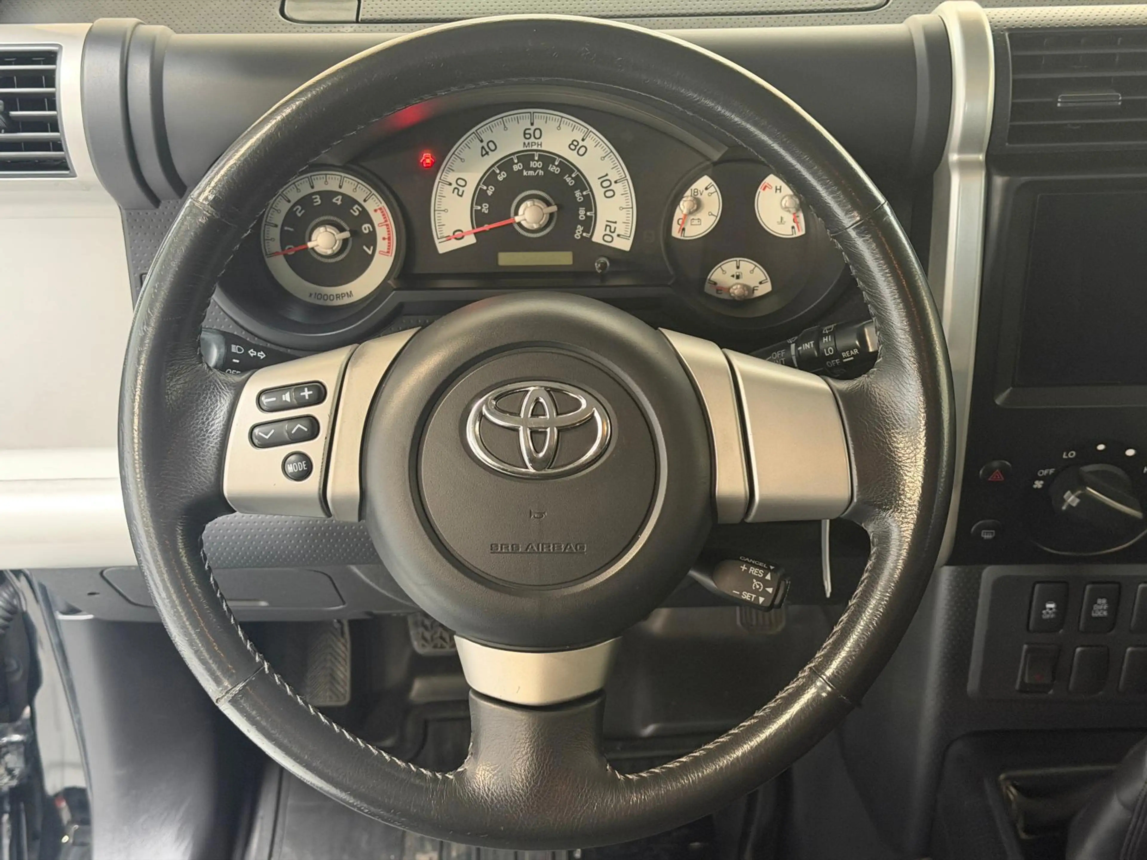 Toyota FJ Cruiser 4.0 V6 VVT-I - LEER - NAVI — photo 7