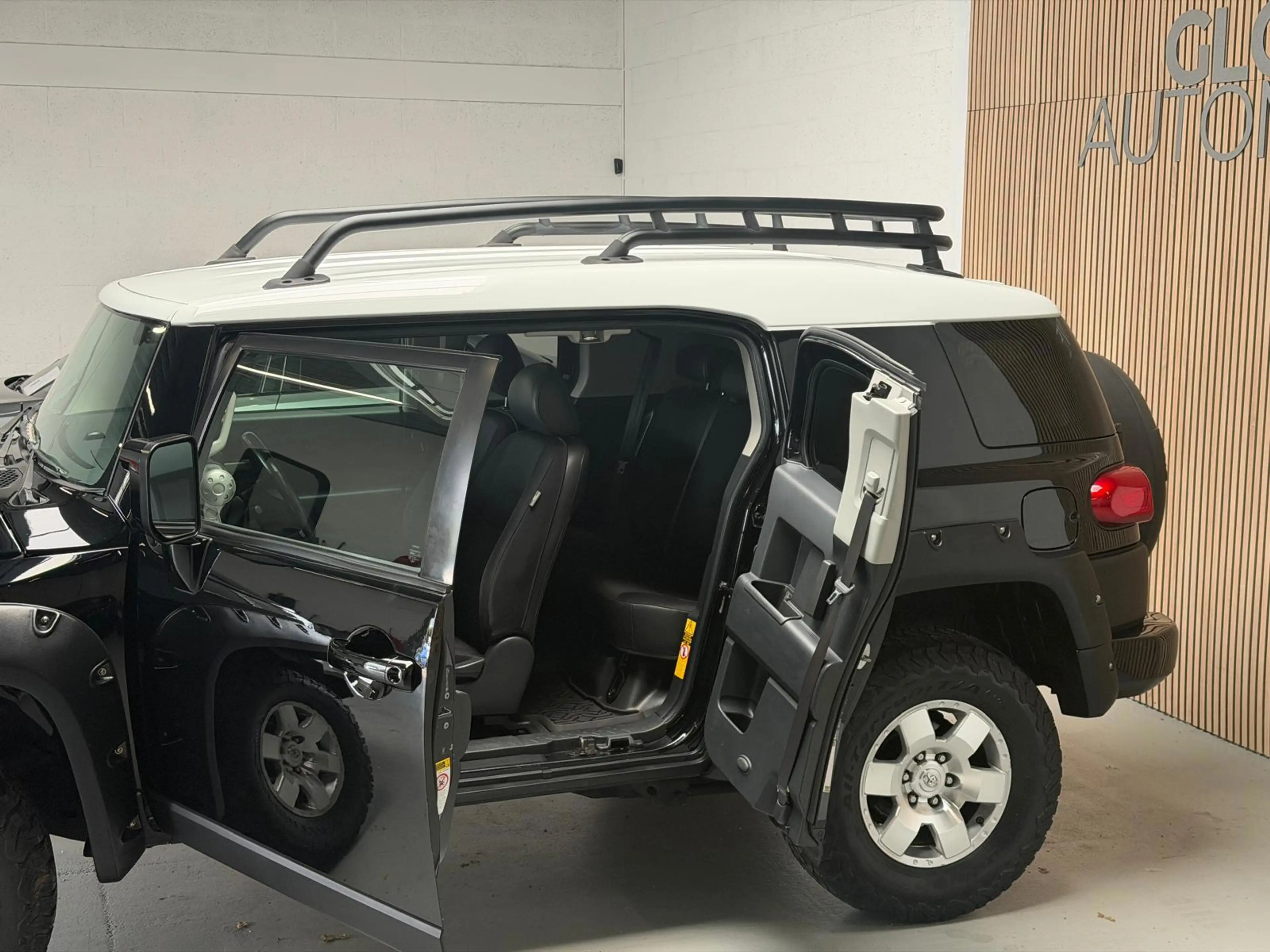 Toyota FJ Cruiser 4.0 V6 VVT-I - LEER - NAVI — photo 13