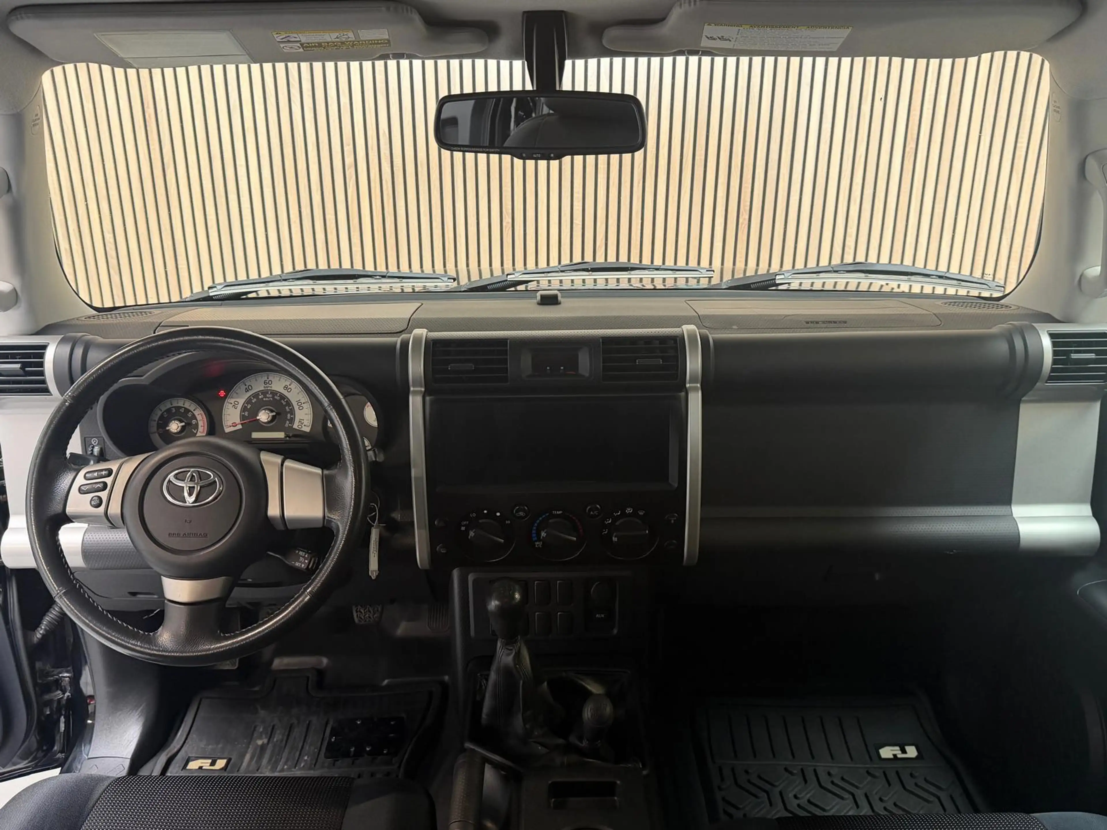 Toyota FJ Cruiser 4.0 V6 VVT-I - LEER - NAVI — photo 6