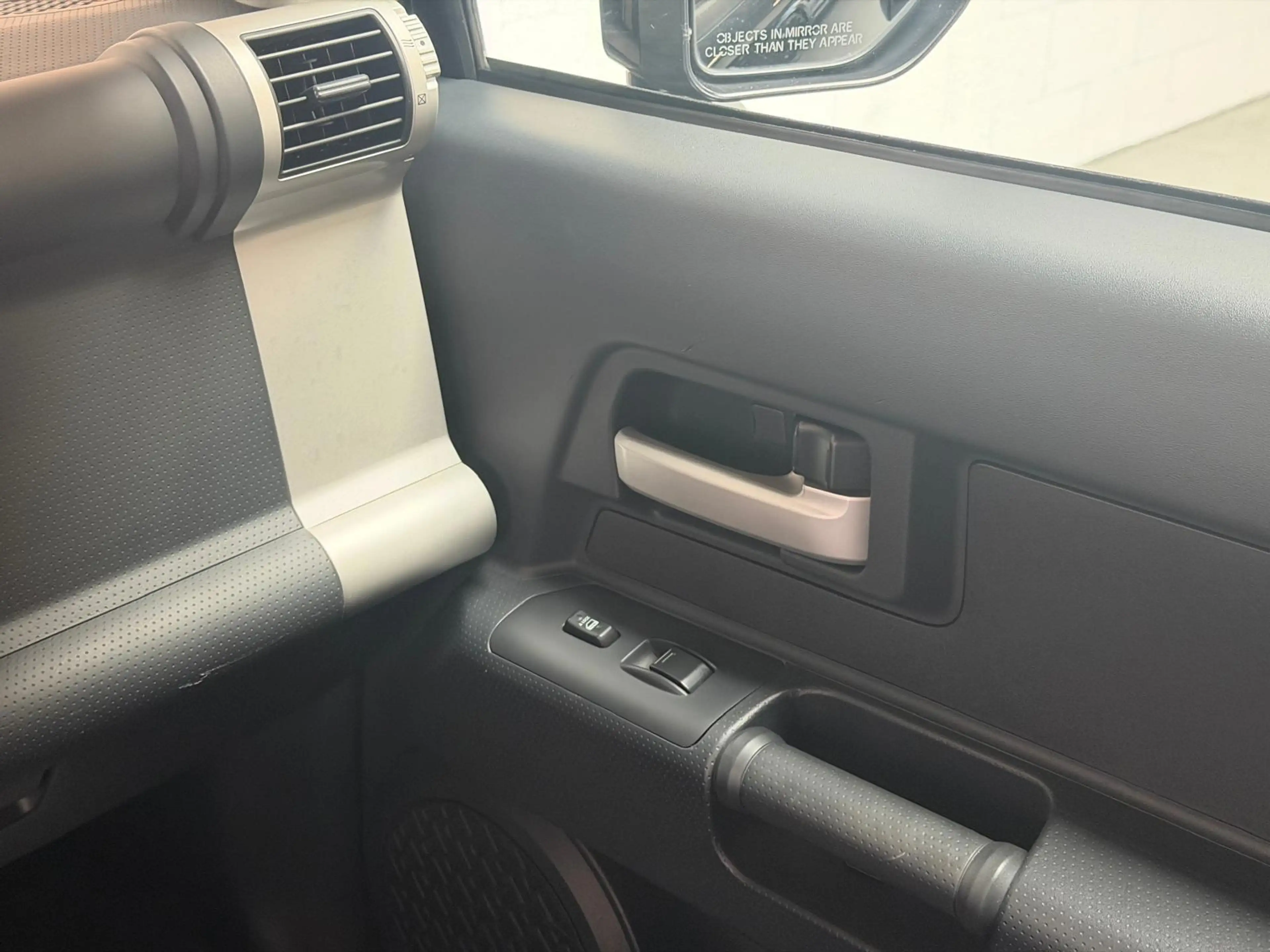 Toyota FJ Cruiser 4.0 V6 VVT-I - LEER - NAVI — photo 11