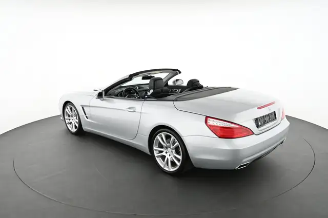 Mercedes-Benz SL view 9