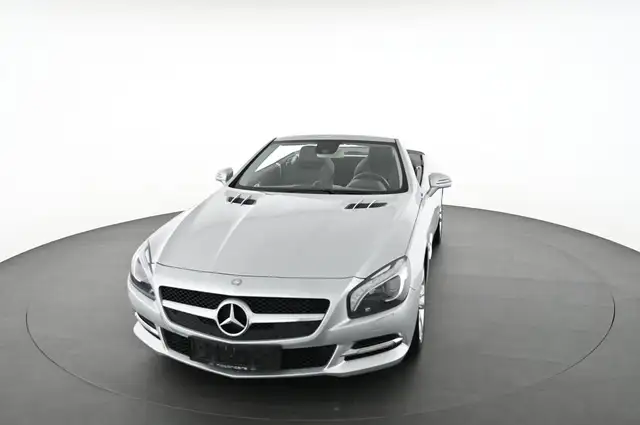 Mercedes-Benz SL view 11