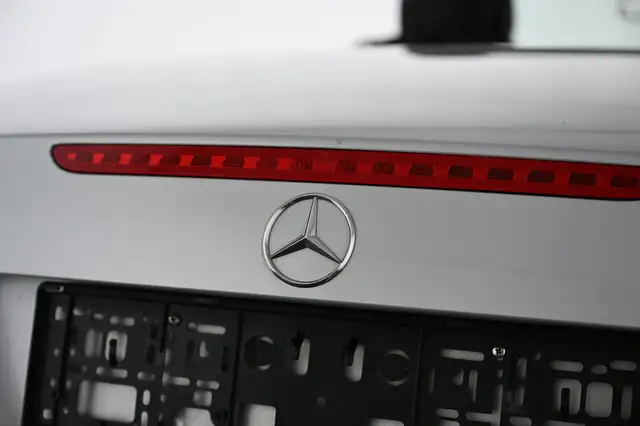 Mercedes-Benz SL view 25