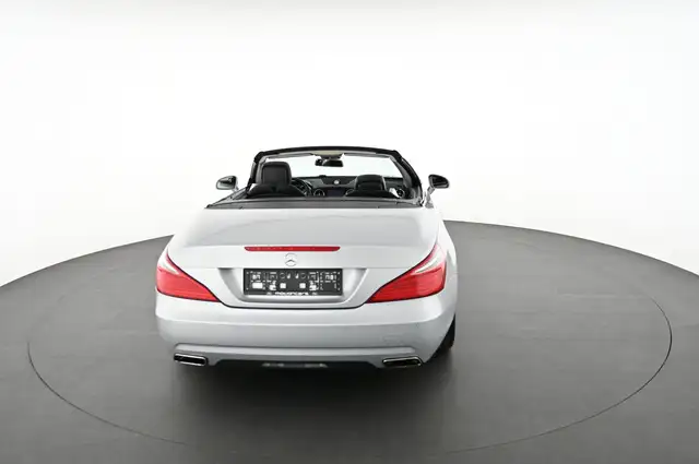Mercedes-Benz SL view 12