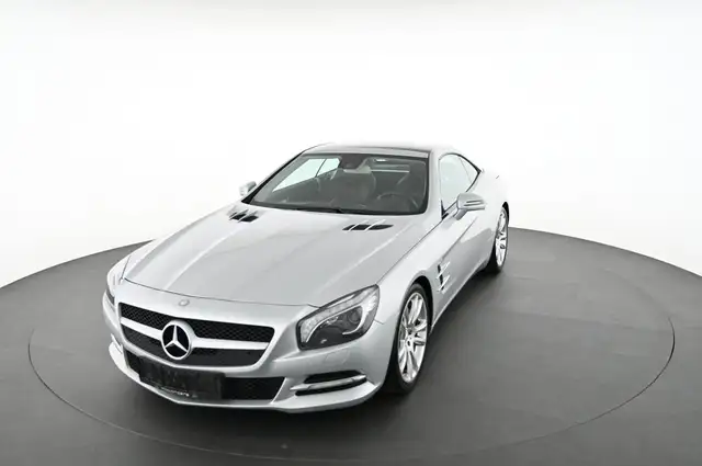 Mercedes-Benz SL view 13