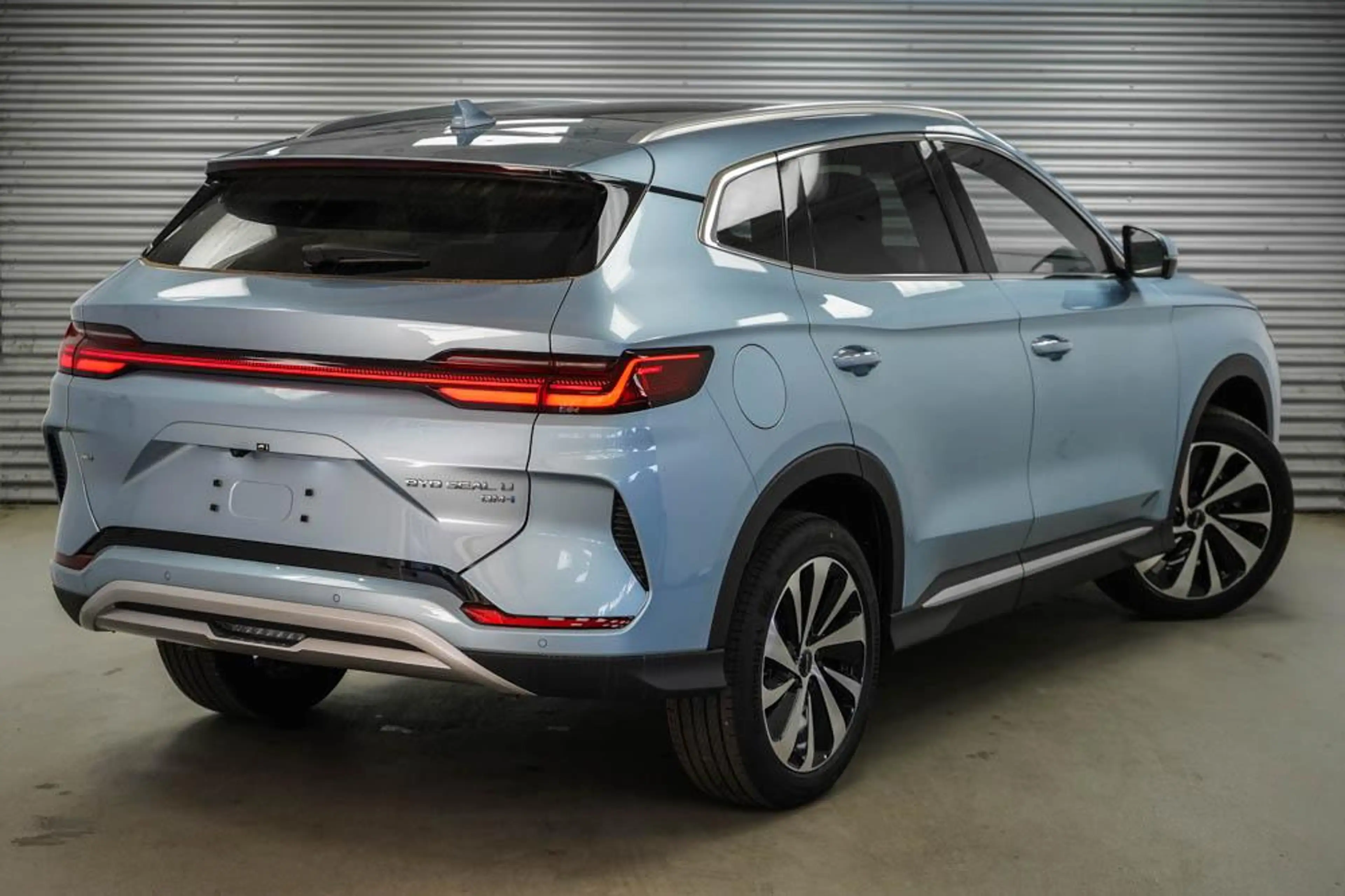 BYD Seal U DM-i 4x4 Plug In Design - LAGER 238 kW (324 PS)... — photo 3