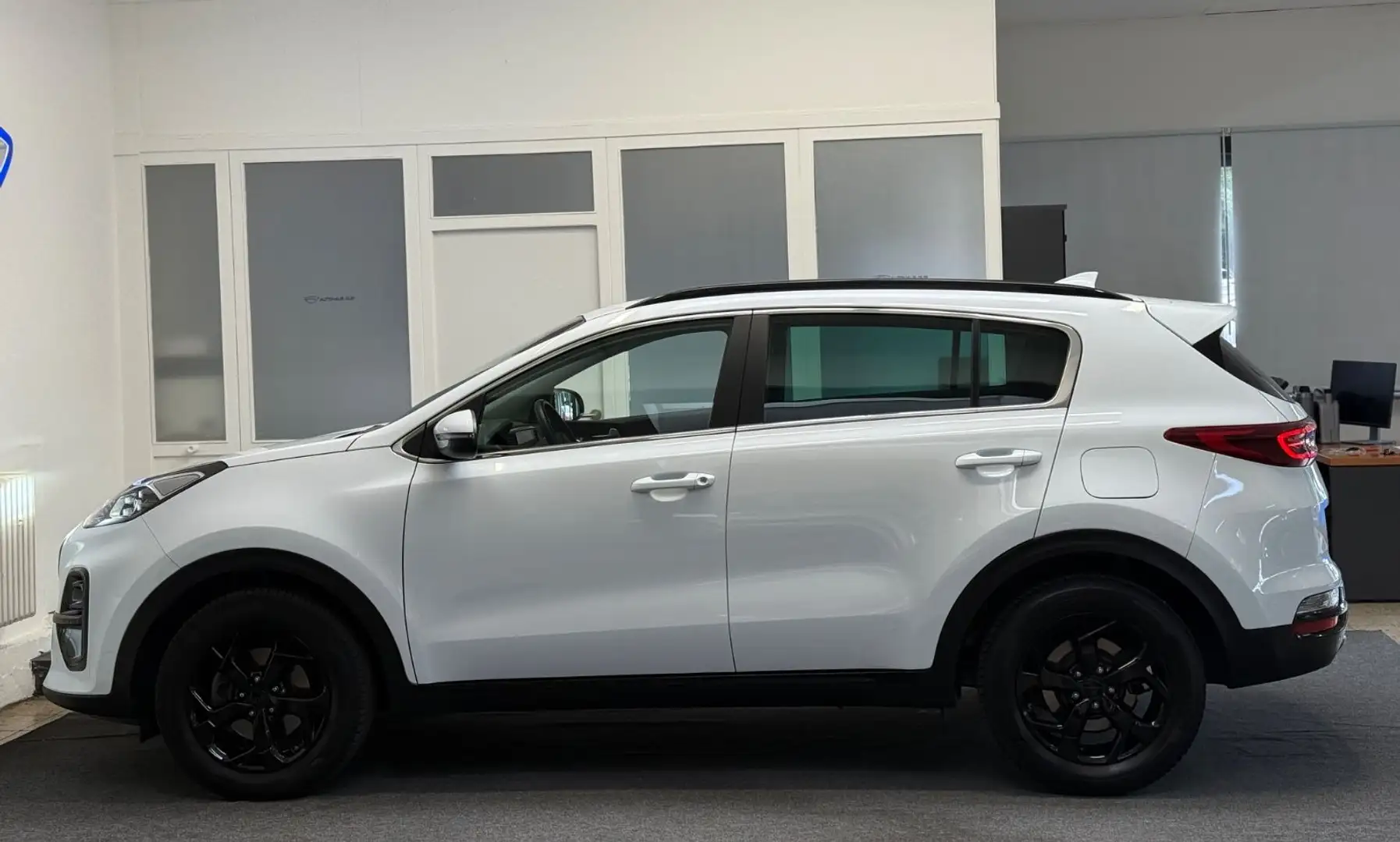 Kia Sportage Black Edition/NUR 44TKM/1TE HAND/JBL Weiß - 2