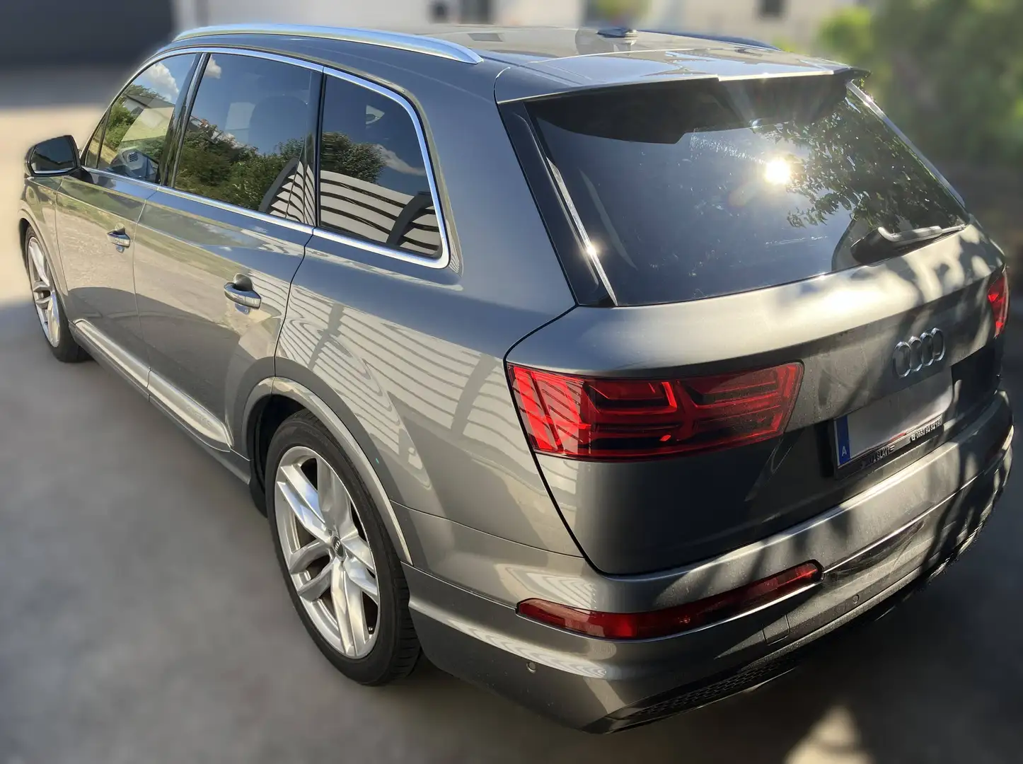 Audi Q7 3.0 TDI S-Line quattro Tiptronic Grau - 2