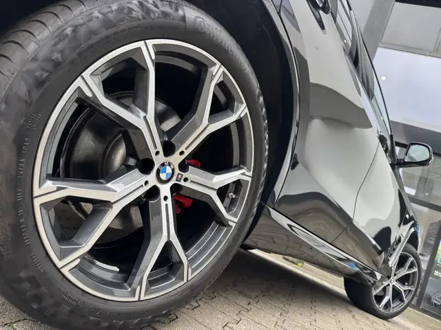 BMW X5 view 4